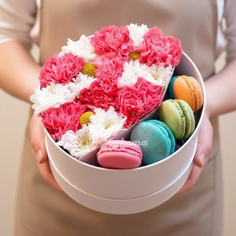 4 макарона с хризантемами