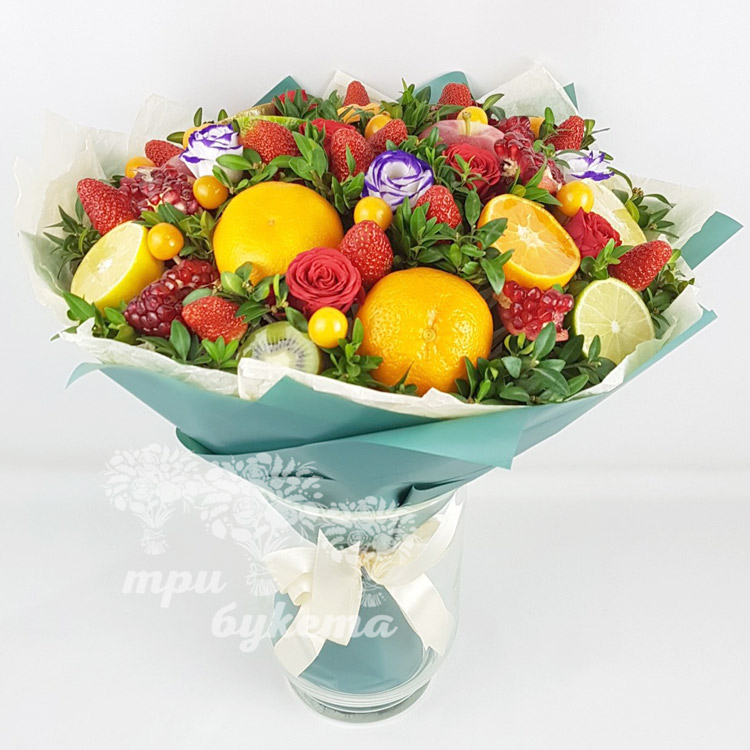 Фруктовый букет с цветами