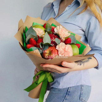 Фруктовый букет из яблок и гвоздик