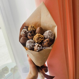 Букет из 11 клубник в шоколаде