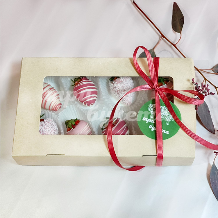 Набор из 8 клубник в шоколаде (в закрытой коробке)