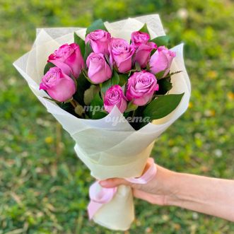 Небольшой букет из 9 розовых роз