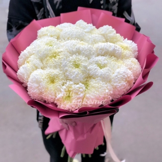 Букет из 35 пышных цветков хризантемы